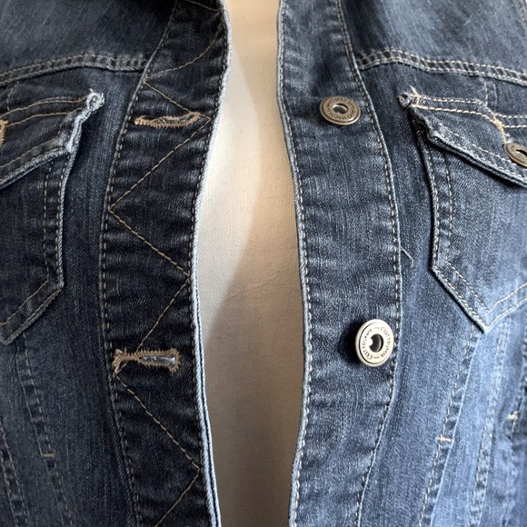 Posh show. NWOT, denim vest, size medium - Picture 4 of 9